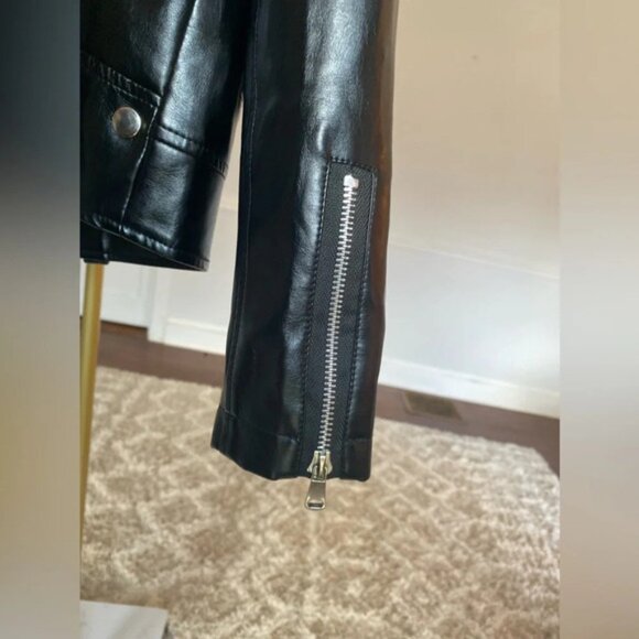 Classic Black Faux Leather Moto Jacket Edgy Streetwear Rocker Downtown Grunge - Picture 8 of 9
